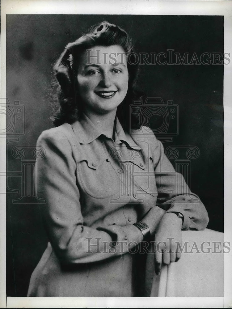 1941 Press Photo Miss Sylvia Golch at university of North Carolina - neb07998 - Historic Images