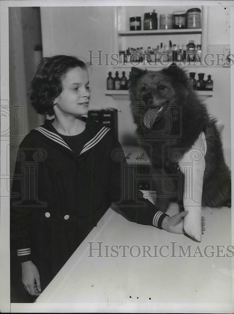 1934 Press Photo Miss Patsy Fox Loggan with her dog - Historic Images