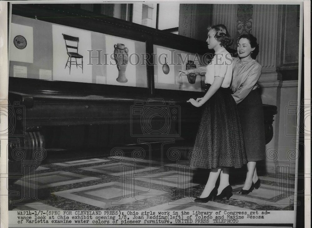 1953 Press Photo Joan Redding and Maxine Beosa at Library of Congress - Historic Images