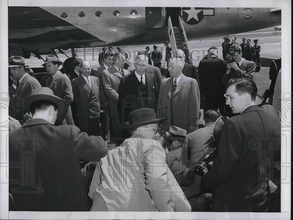 1947 Press Photo President Truman At National Airport In Washington D.C. - Historic Images