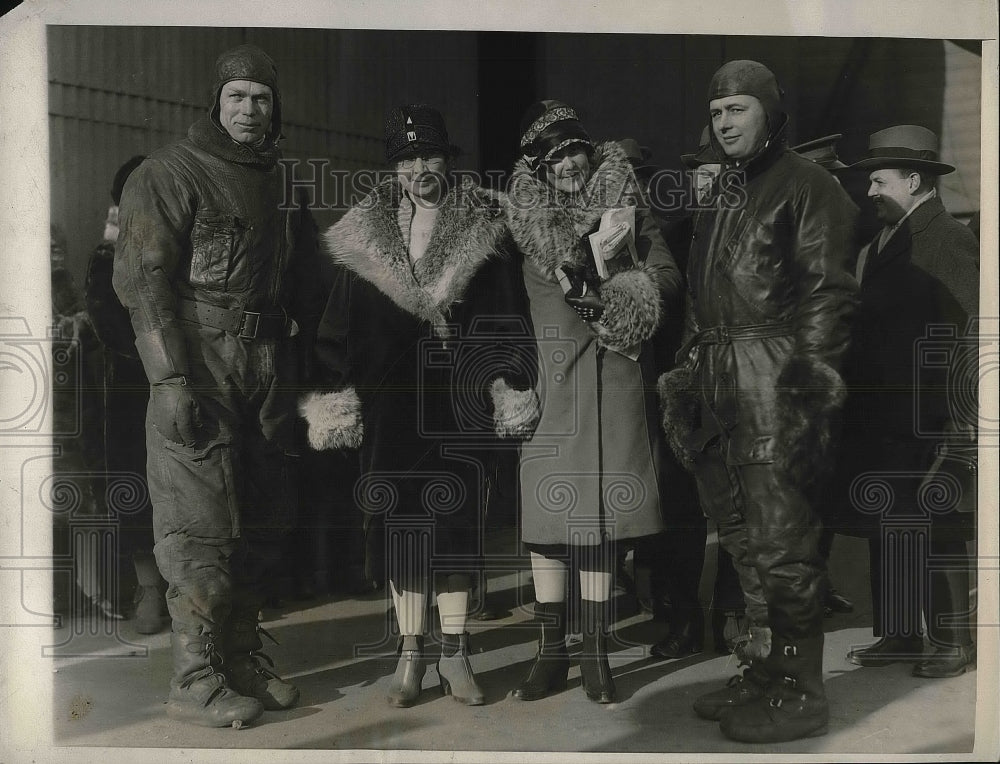 1930 Press Photo Mrs. Lindbergh, Harry Johnson, Miss Maude Dawson-Historic Images