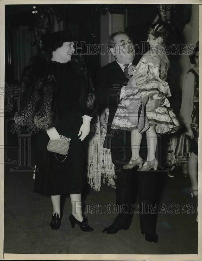 1938 Samuel Rosoff,Mrs. Rosoff,Muriel Hovar In New York - Historic Images