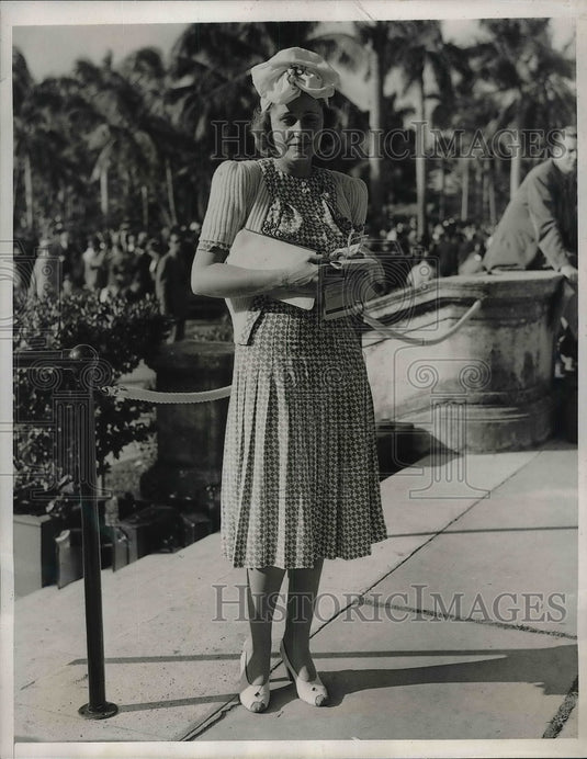 1940 Socialite Mrs Ira Warner in Miami Fl-Historic Images