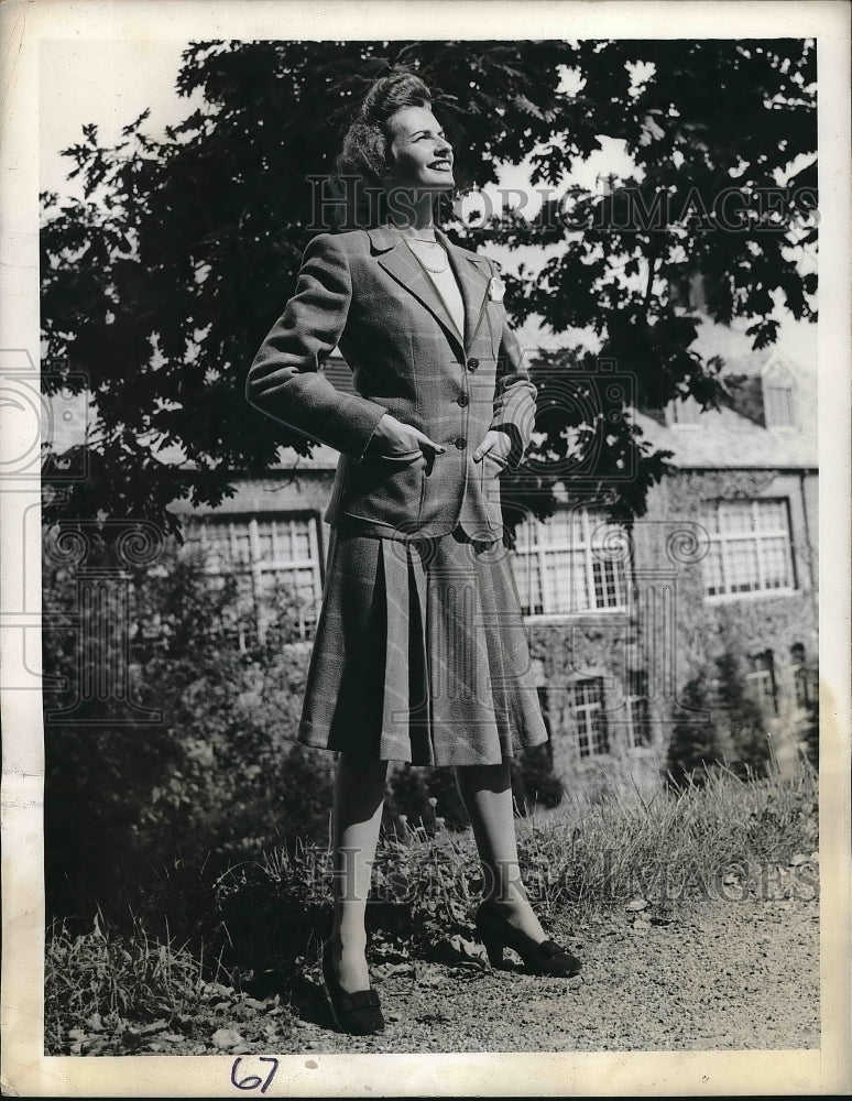 1941 Model showing brown and blue plaid suit-Historic Images