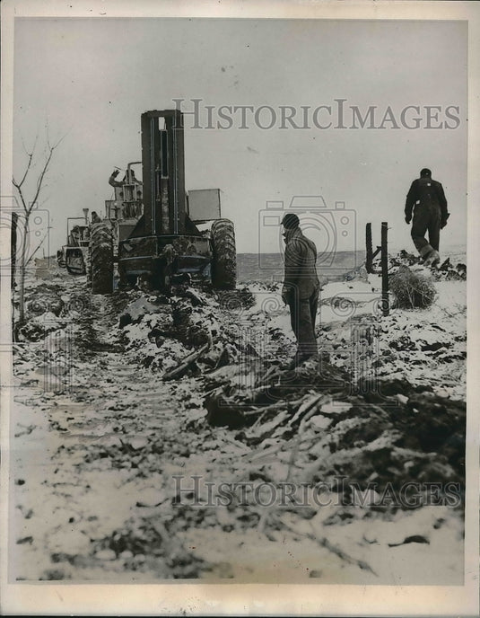 1941 First underground phone line being laid west of Omaha-Historic Images