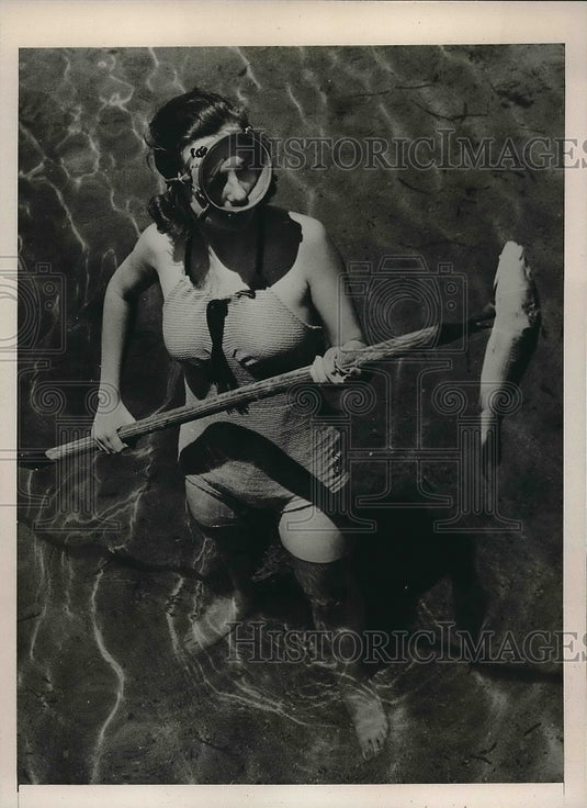 1938 Jacqueline Paulk Fishes In Biscayne Bay-Historic Images