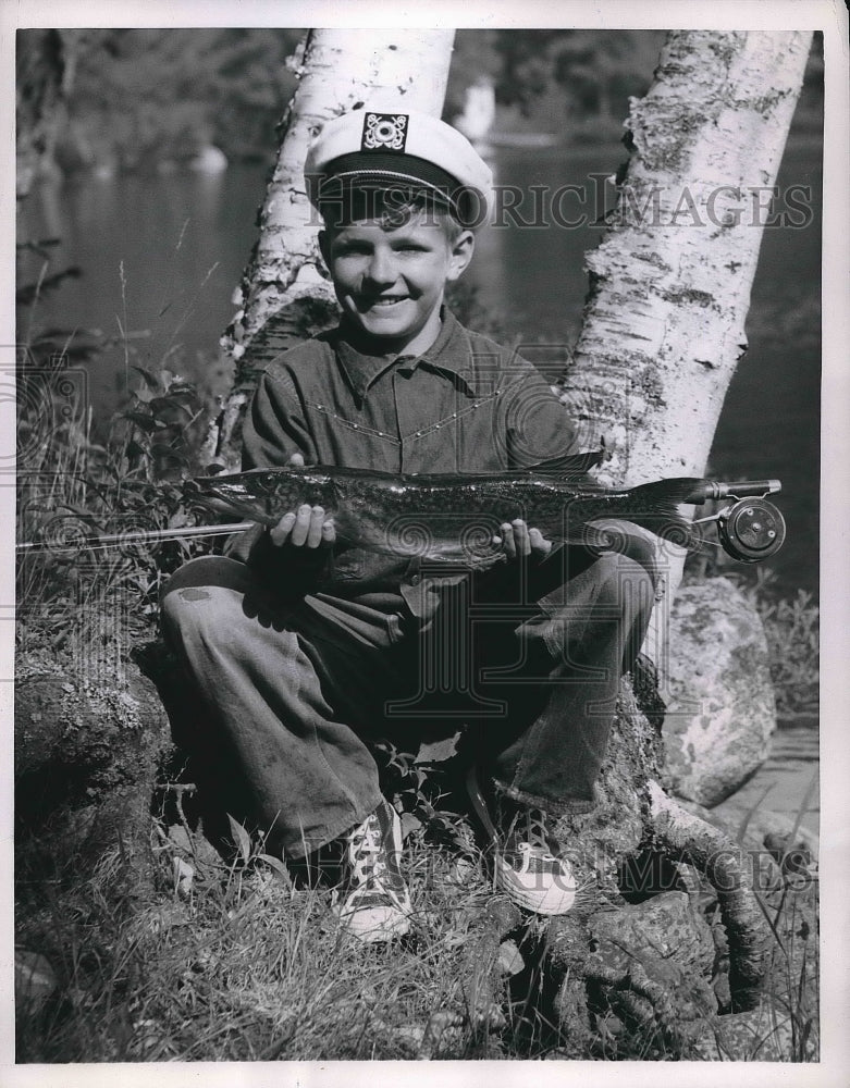 1953 Press Photo Ronnie Tucker Displays Three LB Pickerel In Liberty, Maine - Historic Images