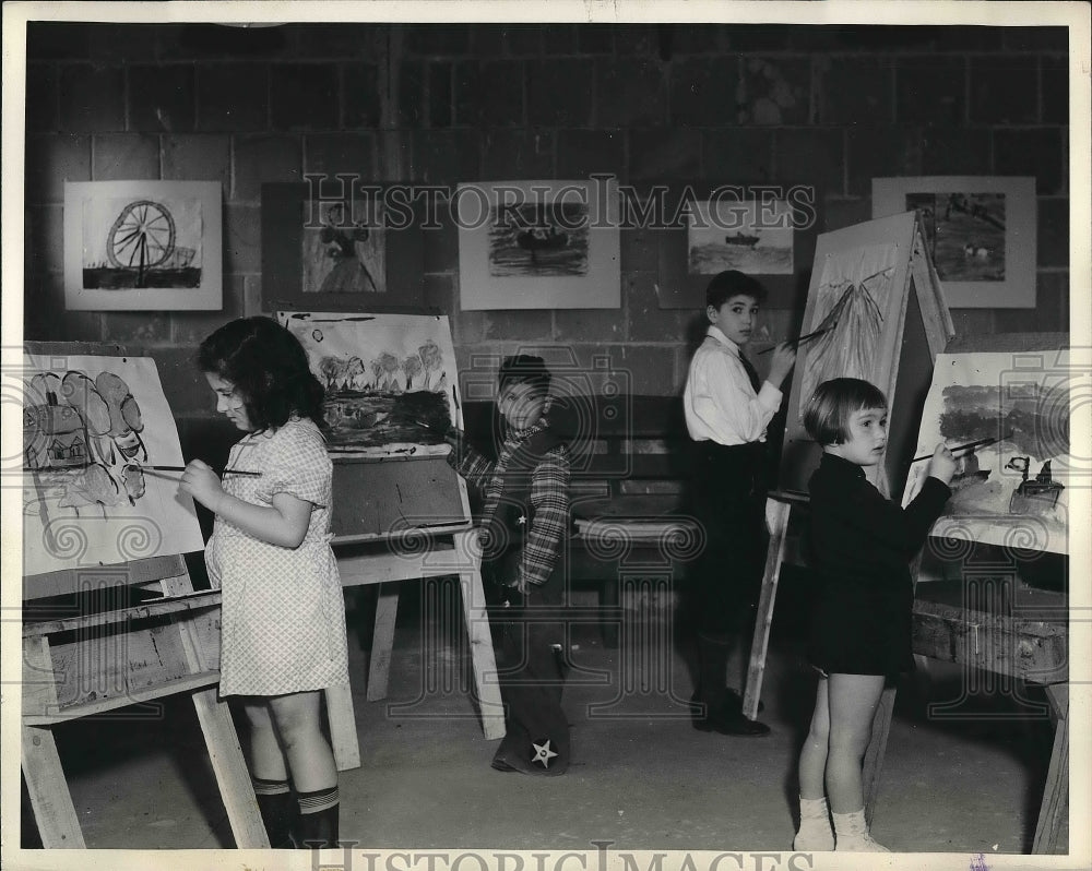 1935 Art class in Hillside, Bronx, New York - Historic Images