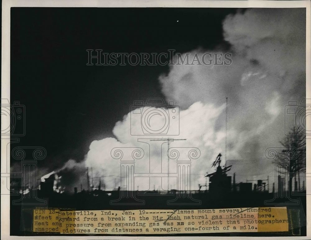 1949 Press Photo Smoke And Flames Rise From Scene Of Gas Pipeline Explosion - Historic Images