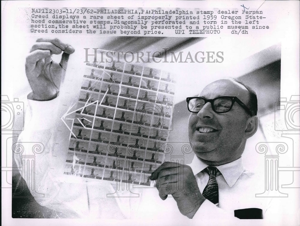 1962 Press Photo Fernan Creed with Improperly Printed 1959 Oregon State Stamps-Historic Images