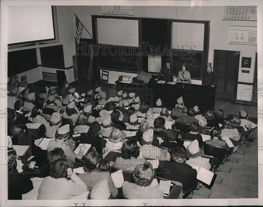 1941 LA, Calif. Col C Zeno Holt,Mrs DH Bell & WACs courses-Historic Images