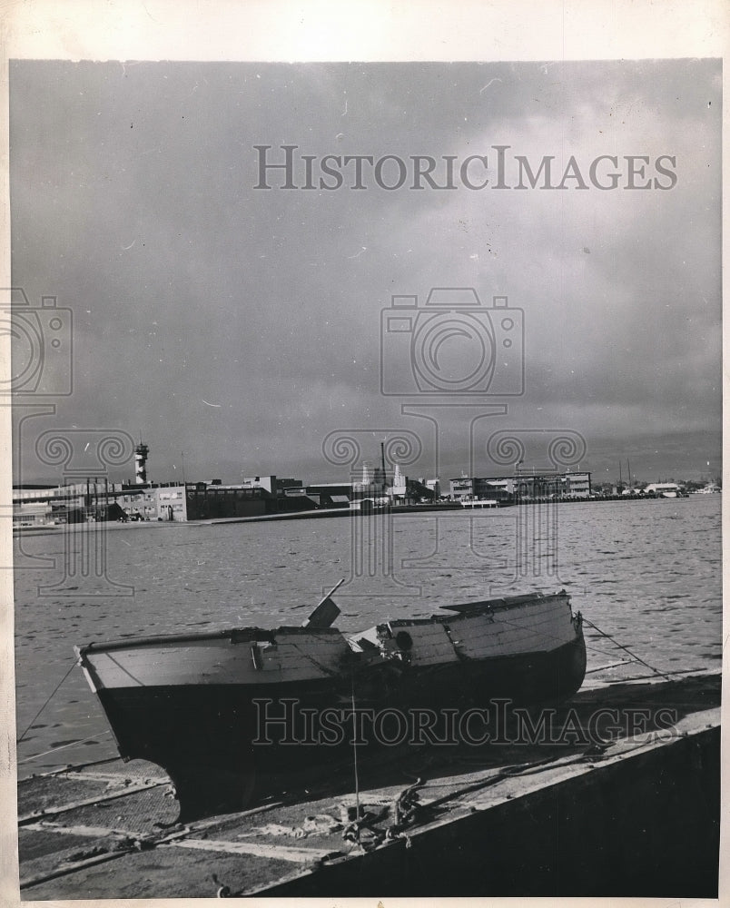 1948 Waters of Pearl Harbor, Hawaii &amp; docked boat-Historic Images