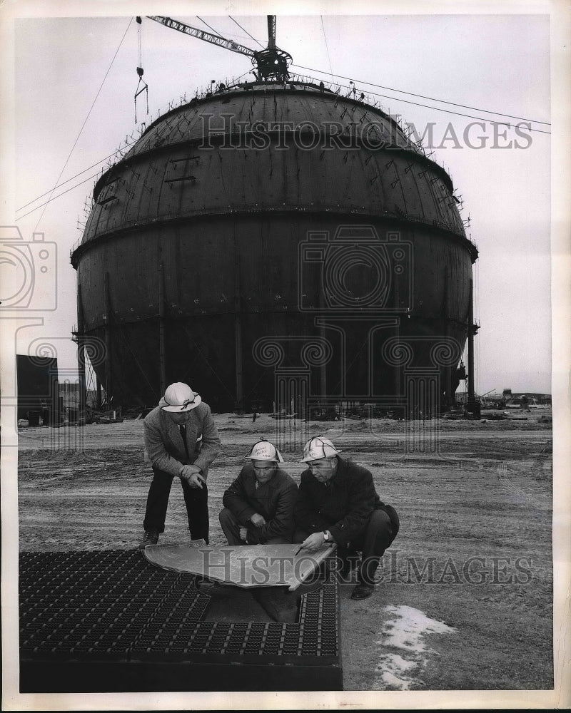 1958 Press Photo Pressure Testing Planned for Steel Sphere by General Electric - Historic Images