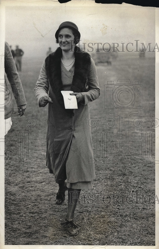 1931 Mrs Fred C. thomas at Fox Hounds hunt meet in NY-Historic Images