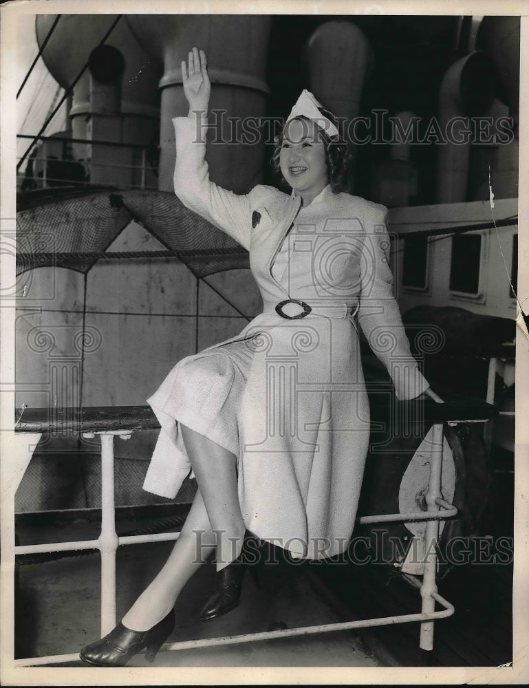 1939 Hedda Stenue figure skater-Historic Images