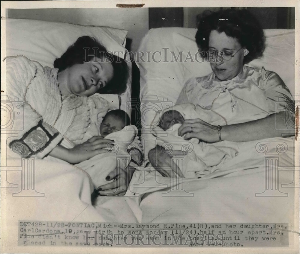 1947 Pontiac, Mich Mrs R Pine &amp; daughter Mrs C Cardona give birth - Historic Images