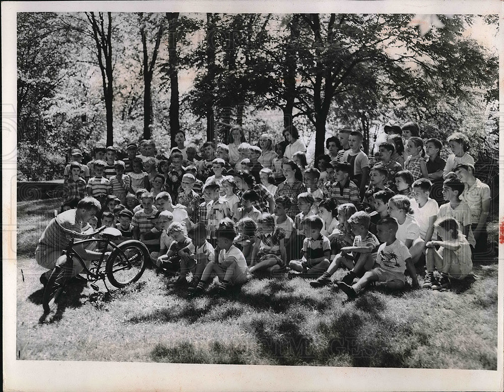 1952 Press Photo Nelson Russ Fairview park Bike Brigade director - Historic Images