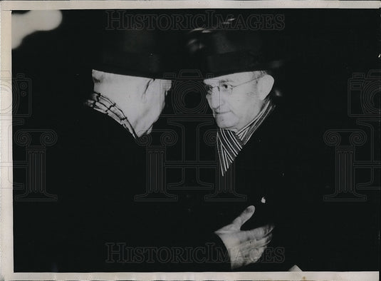 1935 Press Photo NY salesman Sol Roseman & police at Sioux Cita, Ia robbery - Historic Images