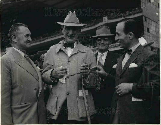 1944 Hippodromo de las Americas race,Irv O'Hay owner, B Smith,Burt - Historic Images