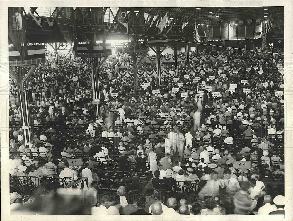 Press Photo overall view of a political rally showing delegates in a crowd - Historic Images