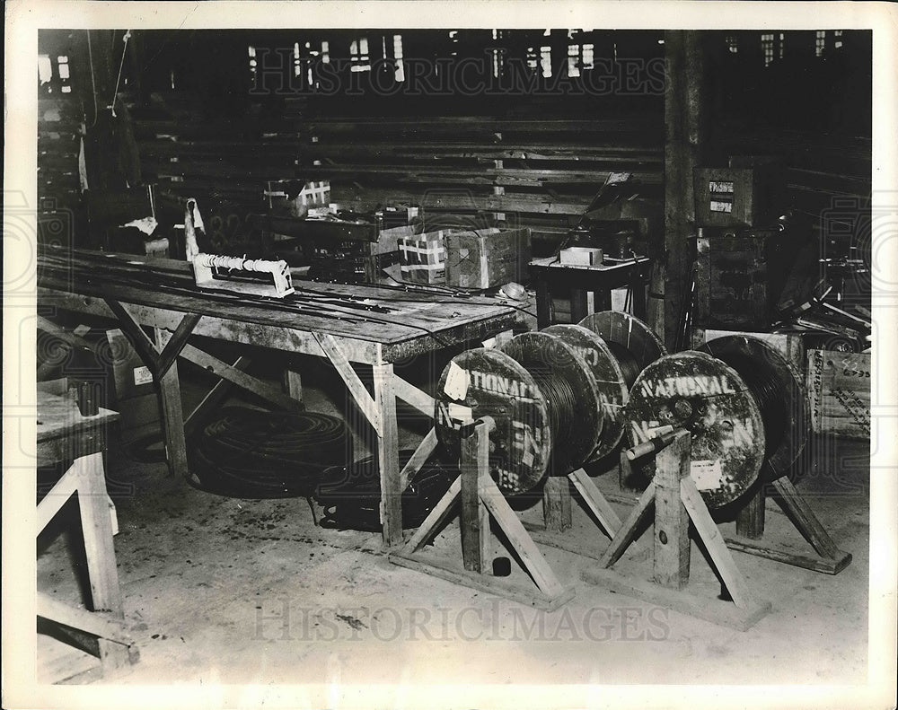 1957 Press Photo assembly line for wiring subway units at St. Louis Car Co. - Historic Images