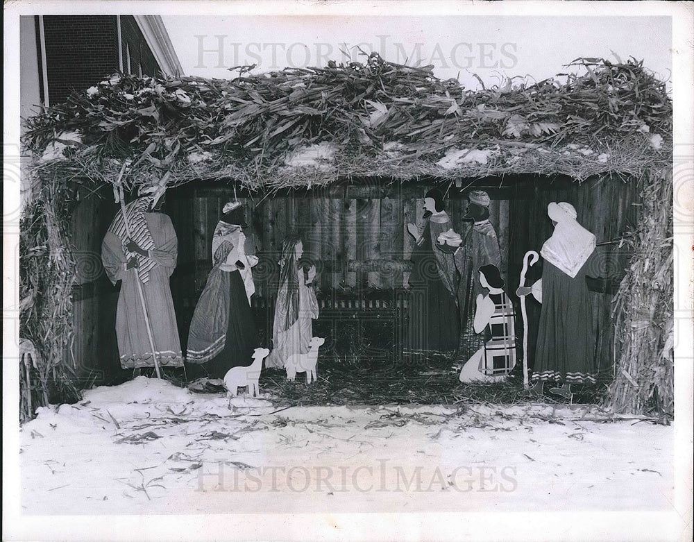 1955 Manger scene for Xmas in Shaker Hgts, Ohio - Historic Images