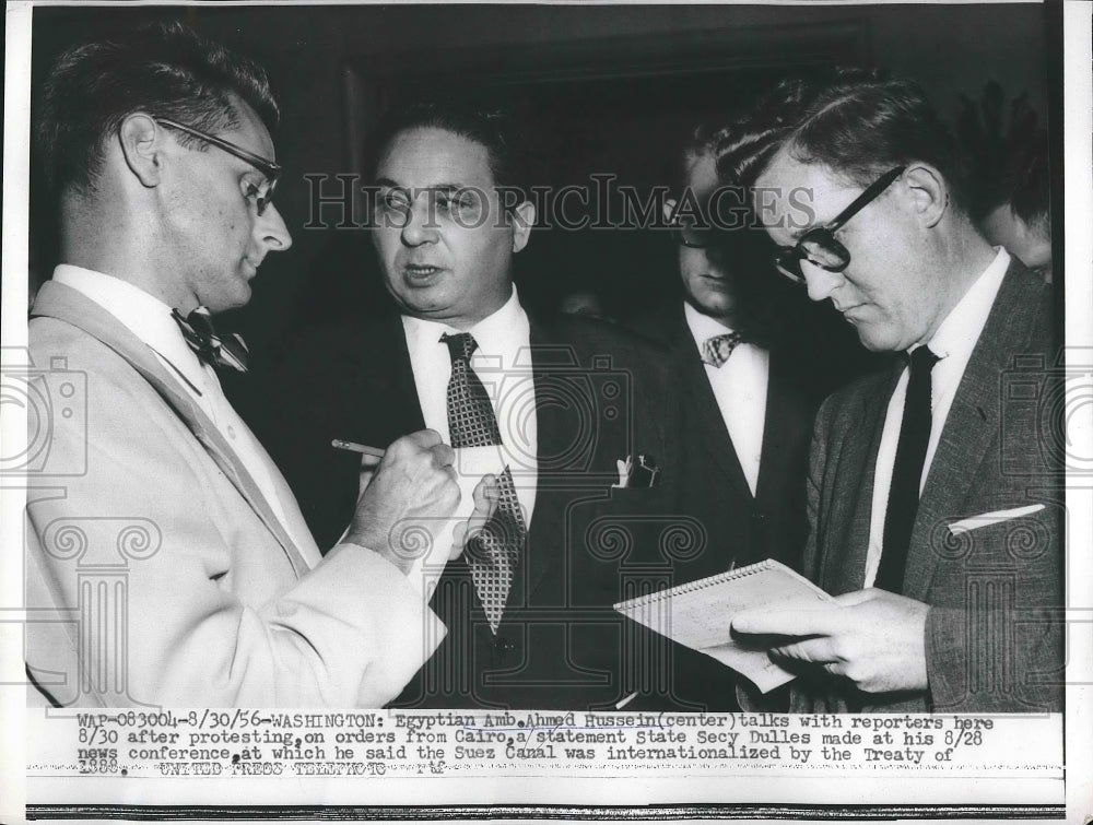 1956 Press Photo Egyptian Amb.Ahmed Hussein talked with reporters in Wash. - Historic Images