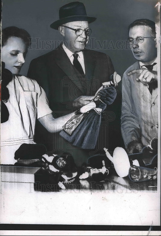 1955 Geneva, Pre eisenhower & Swiss dolls for grandkids - Historic Images