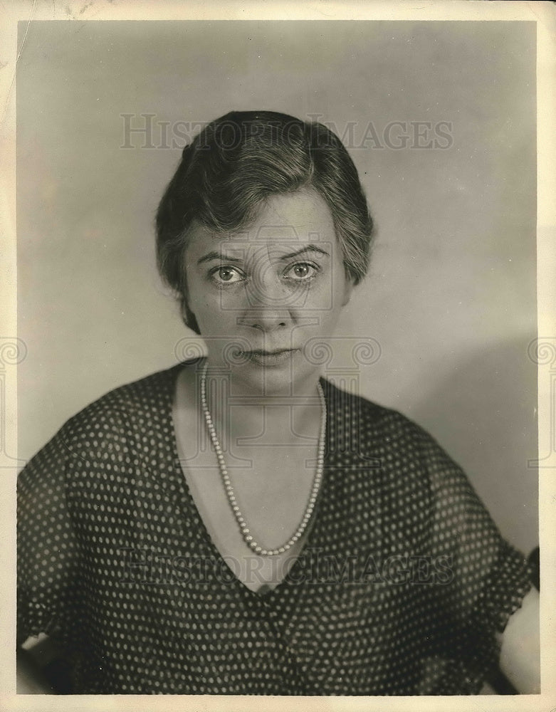 1930 Press Photo Mrs. Dorothy Henry, Beauty Consultant at Grand Central Palace - Historic Images