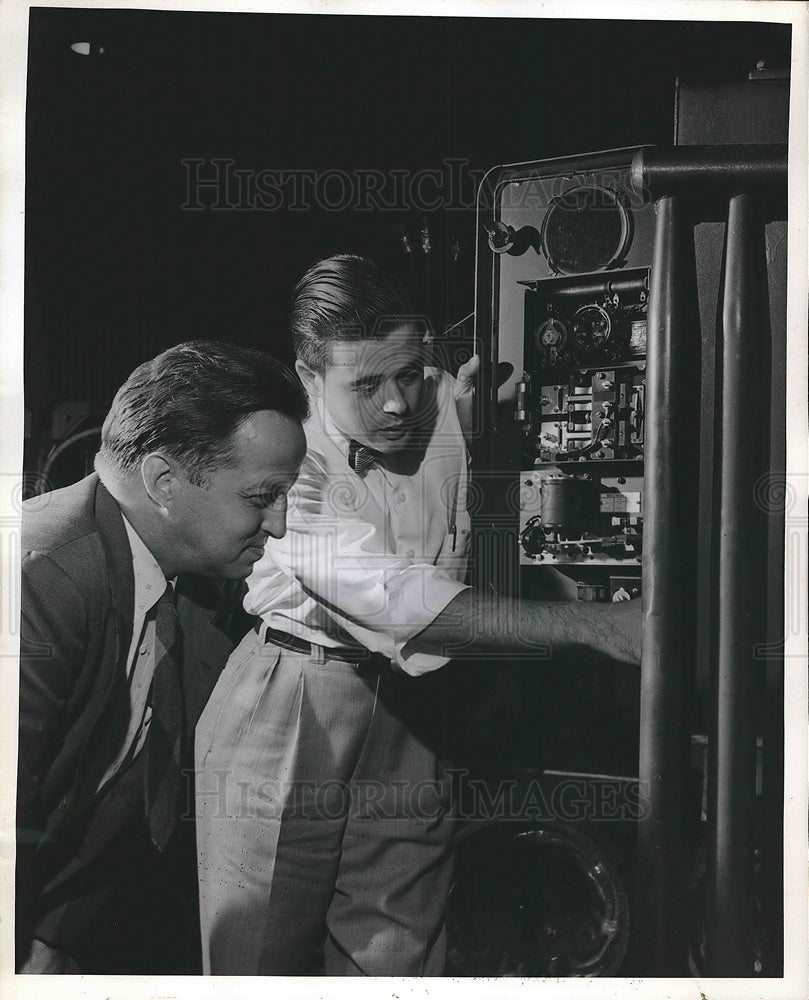 1954 Press Photo Westinghouse Electric plant, Prof Wm Clark, J Mickey - Historic Images