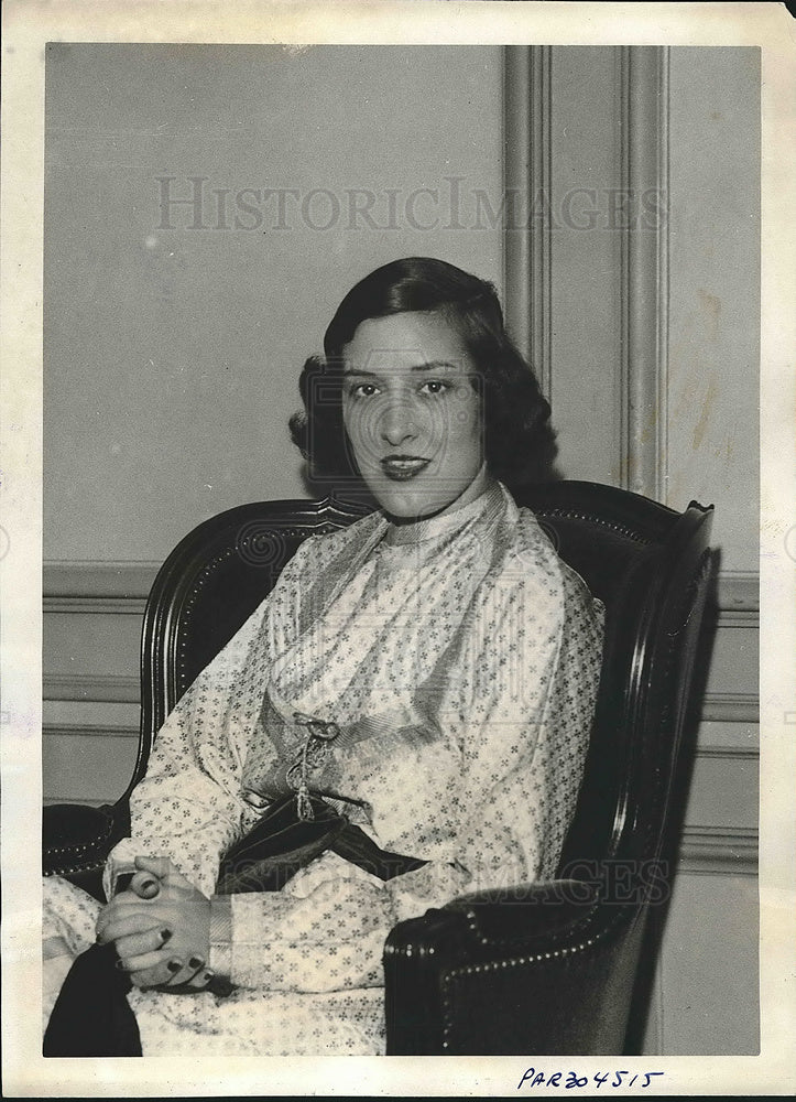 1935 Press Photo Mrs Allison Laurence in Paris, France - Historic Images