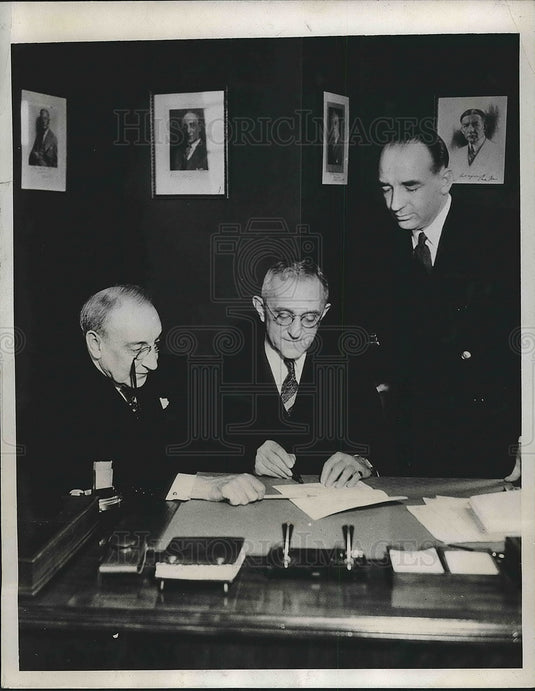 1934 Press Photo Westinghouse VP Ed Sniffen,RC Dawes,LR Lonr world's Fair-Historic Images