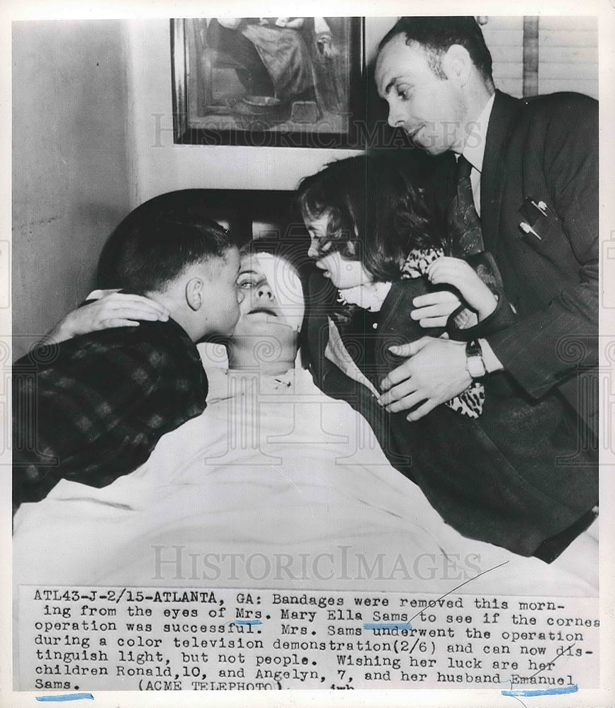 1950 Atlanta, Ga Mrs Mary E Sams &amp; family after eye operation - Historic Images