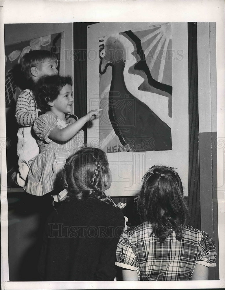 1948 Children at the Christmas Fair and Art Show in New York - Historic Images