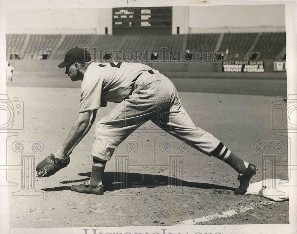 1940 Press Photo Lou Finney, Boston Red Sox - neb11248 - Historic Images