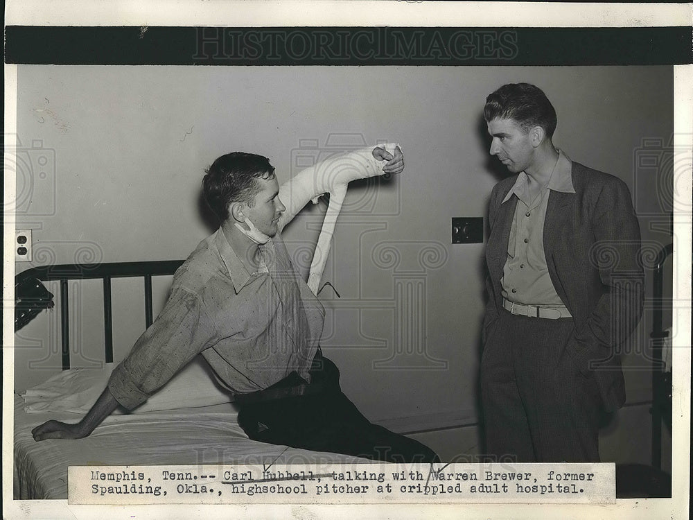 1938 Press Photo Carl Hubbell &amp; warren brewer crippledHS pitcher from Okla, - Historic Images