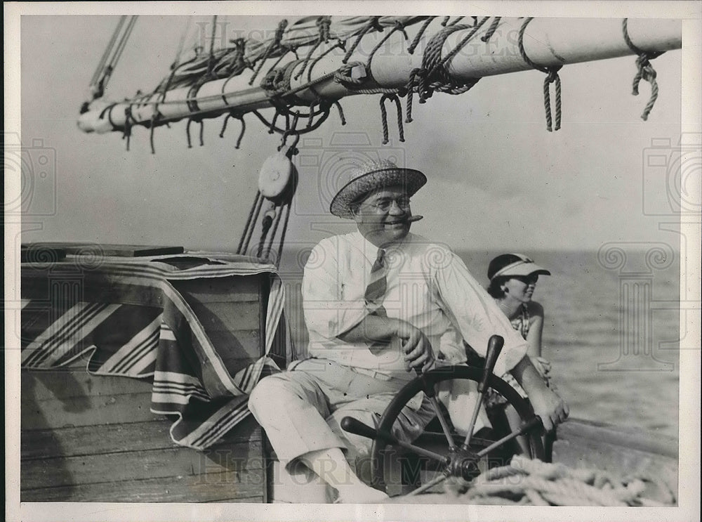 1937 Press Photo Lieutenant Governor J.B. Snider Fishing on the Gulf-Historic Images