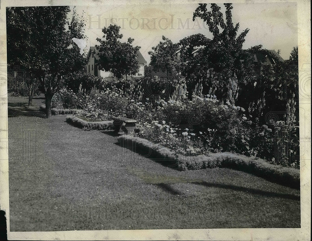 1938 Flower garden at Fairview village in Ohio - Historic Images