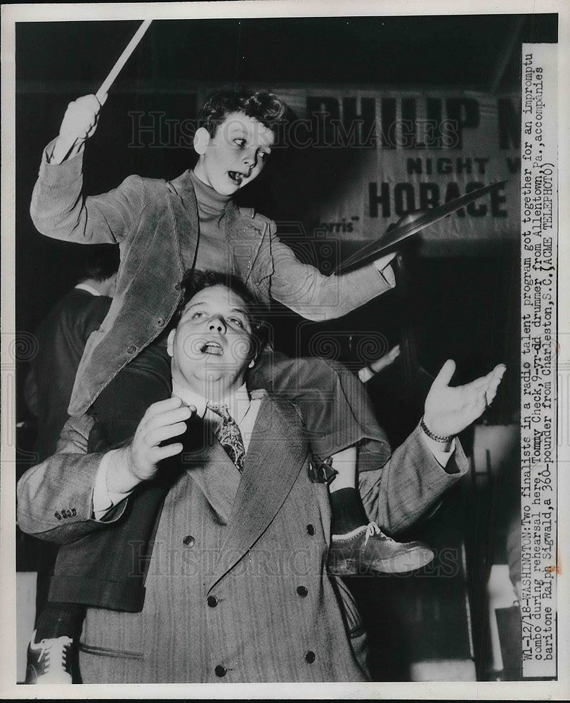 1949 Press Photo Wash.D.C. Tommy Check &amp; Ralph Sigwald in radio talent contest - Historic Images