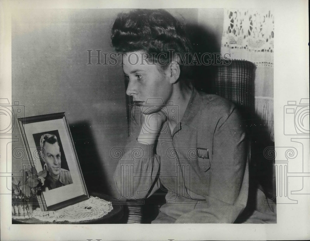 1946 Press Photo Mrs. Margarete Roth, first German to legally marry American - Historic Images