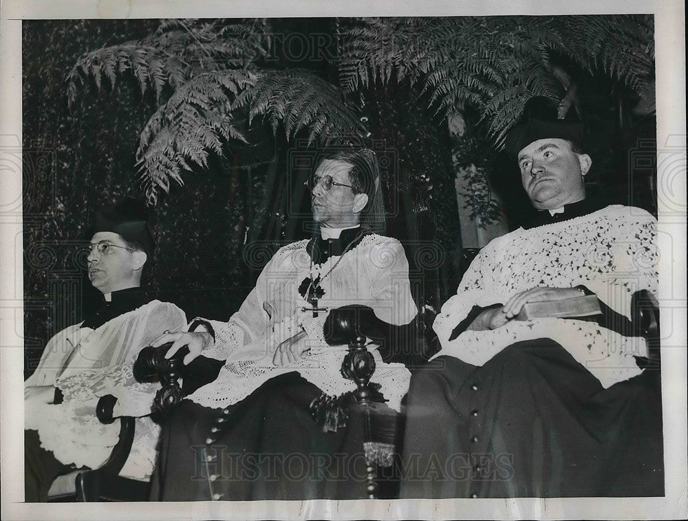 1946 Press Photo Rev. Edward Reilly, Most Rev. Amelio Brigard, Rev. W.Kavenaugh - Historic Images