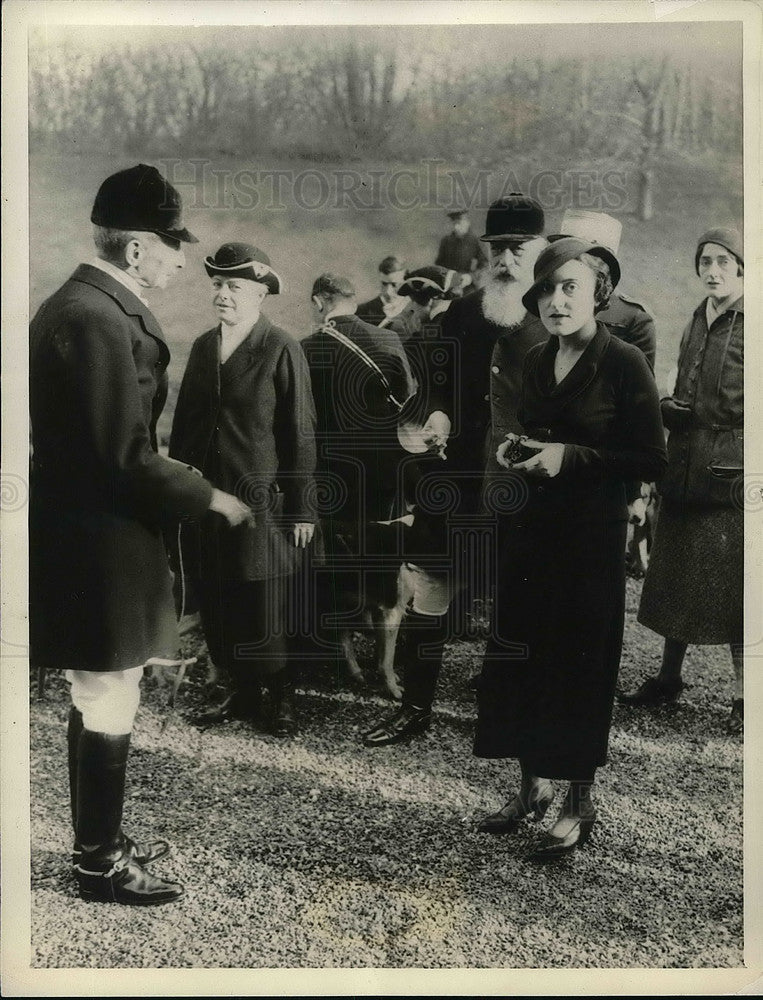 1932 Press Photo Paris, France Princess of Brogle at a hunt - Historic Images