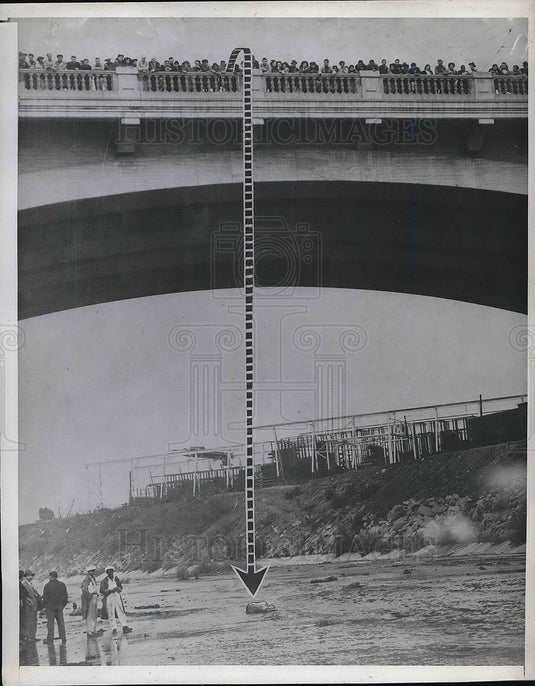 1945 LA, Calif. Macy St bridge that Ken Wilkes sucided from - Historic Images