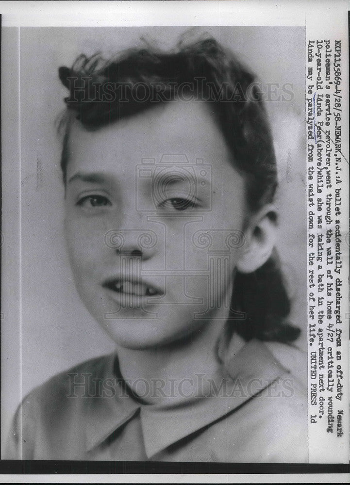 1958 Newark, N.J. Linda Peer, age 12 accidently shot by police - Historic Images