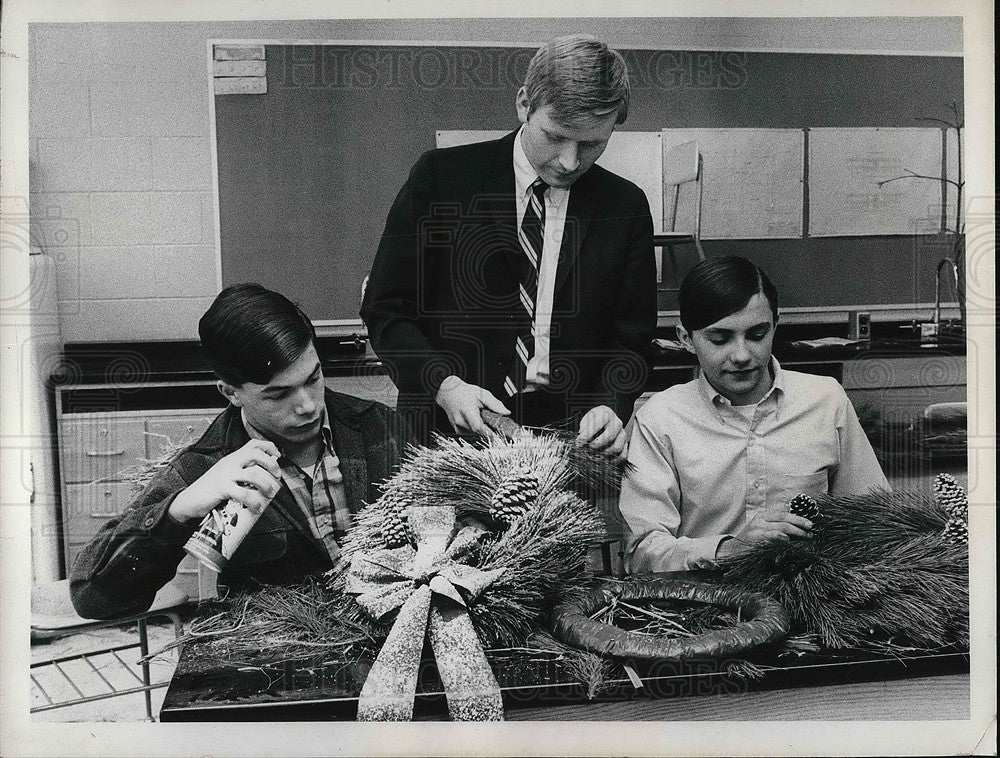 1968 Mentor HS in Cleveland,R McCarthy, R McCoy,D Perkins - Historic Images