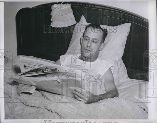 1950 Press Photo War Vet Archie Kimes Laying In Hospital Bed In New York - Historic Images
