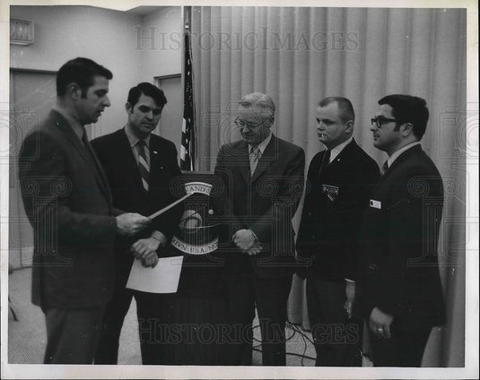 1970 Press Photo Group of Unidentified Businessmen - Historic Images