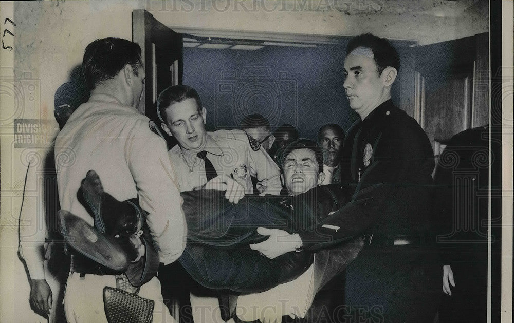 1960 Press Photo LA, Calif. Charles Finn arrested on traffic violations-Historic Images