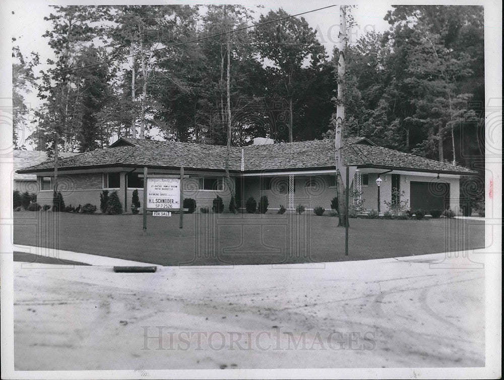 1961 Press Photo View of Business Office for sale by H.L. Schneider - Historic Images