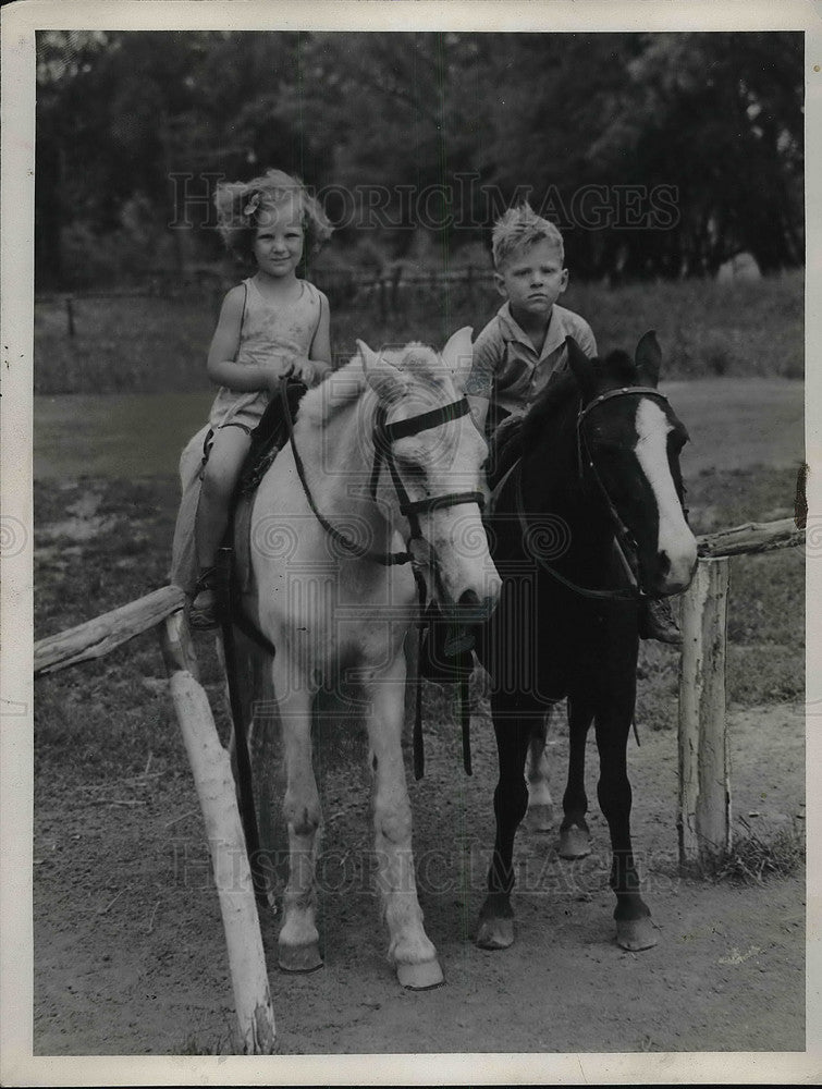 1940 Joyce M. Farry &amp; Lynn Nuller Ride Horses at Metropolitan Park - Historic Images